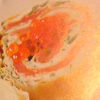 Rollos de lavash con pescado rojo, requesón, pepino y aguacate