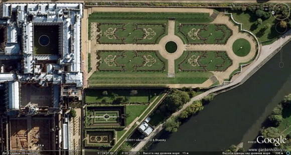 Tribunal Hampton. El propio jardín de Guillermo III y los jardines del estanque de María II. Fotografía satelital. Norte a la izquierda