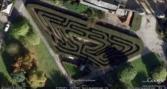 Hampton Court. A labirintus az űrből nézve nem olyan egyszerű.