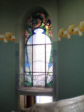 Vstupná hala Ryabushinského kaštieľa. Farebné sklo v kaštieli Ryabushinsky. Architekt Shekhtel