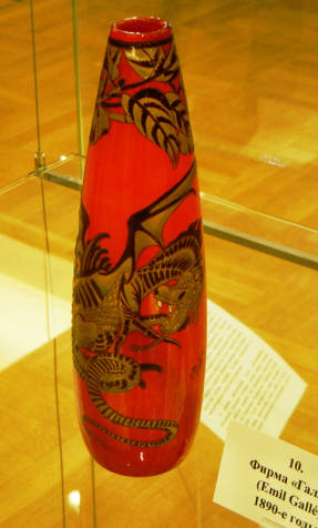  Jarrón con dragón. 1890. E. Galle