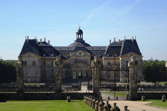 Vaux-le-Vicomte. Puerta de la mansión